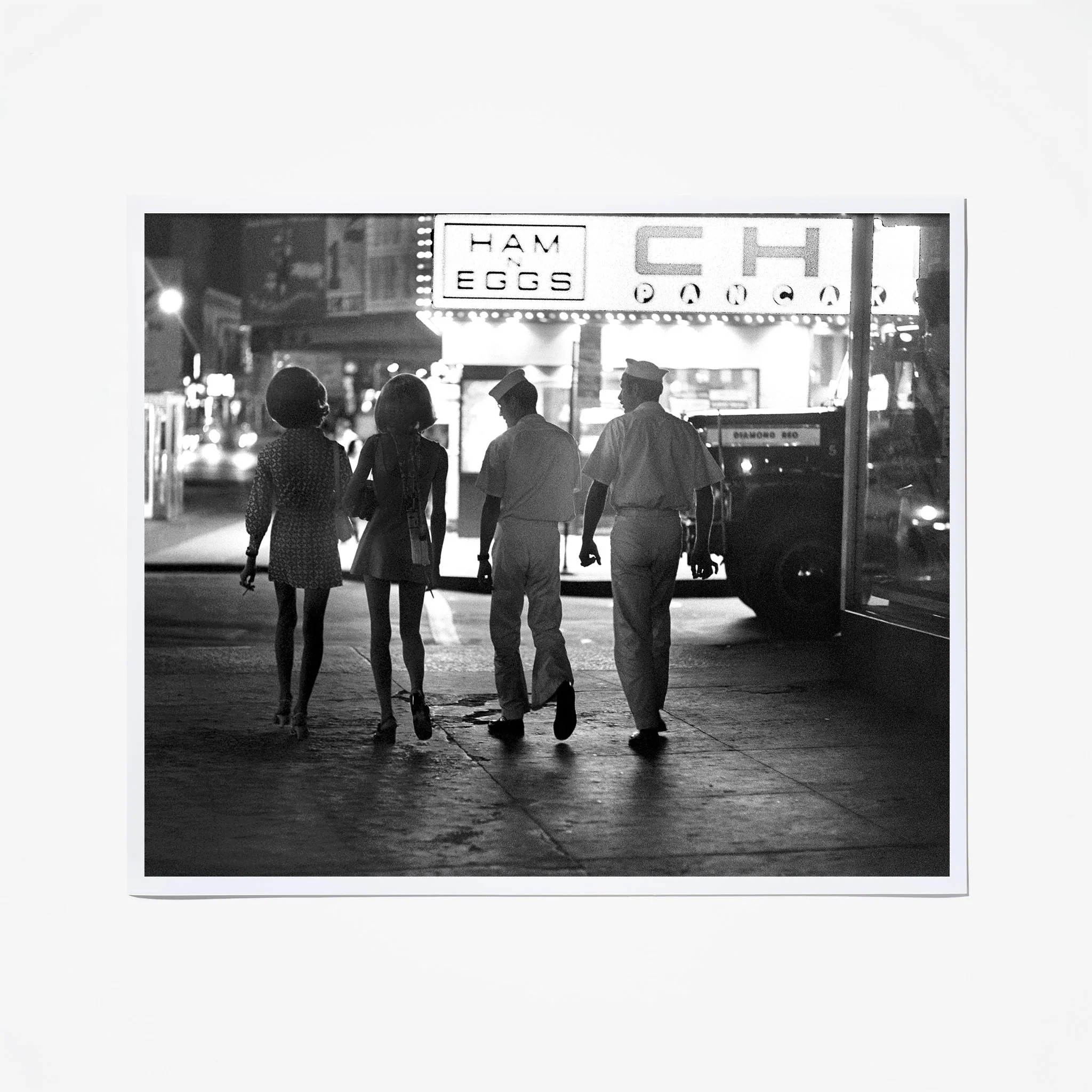 6712-on-the-town-1.webp On the Town