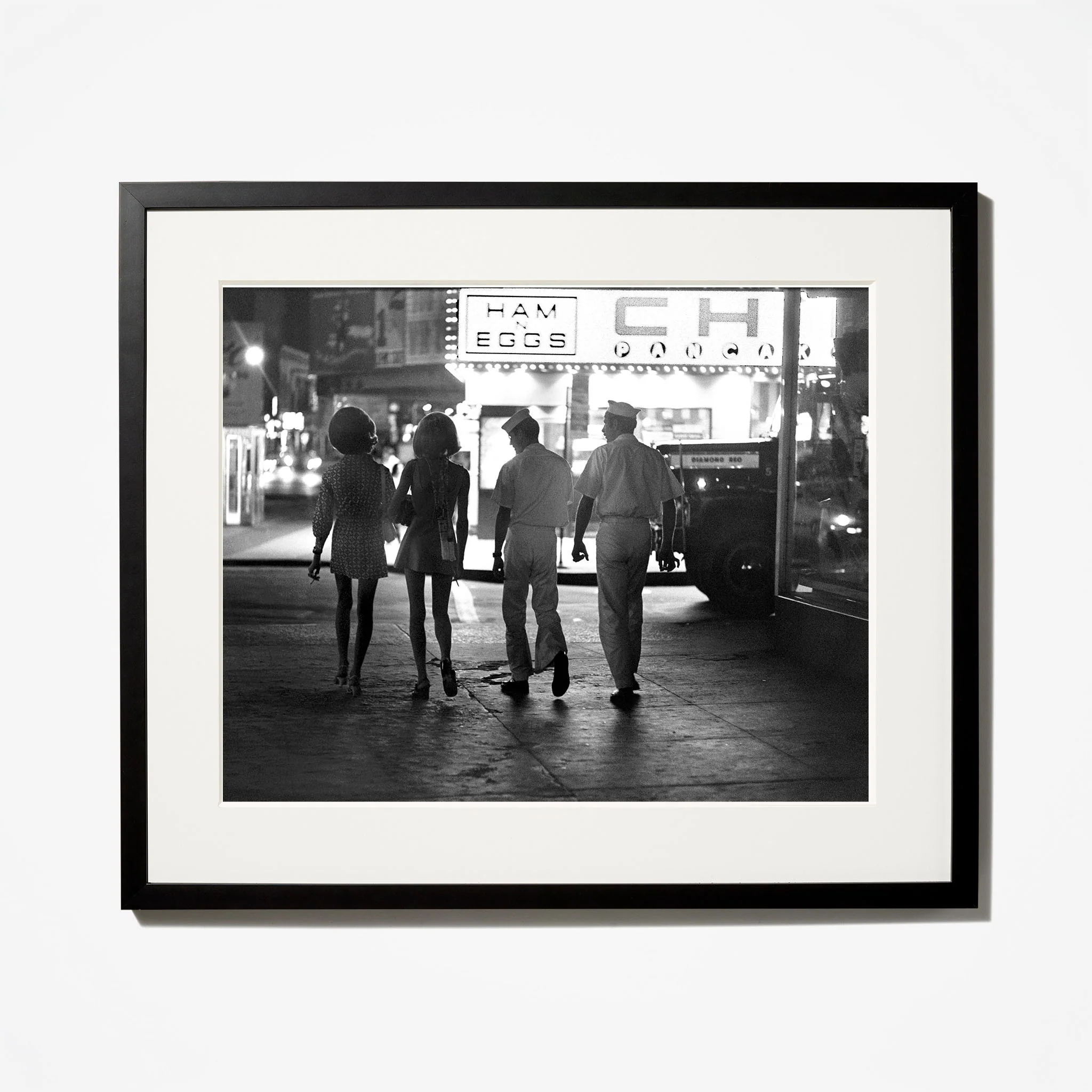 6712-on-the-town-2.webp On the Town