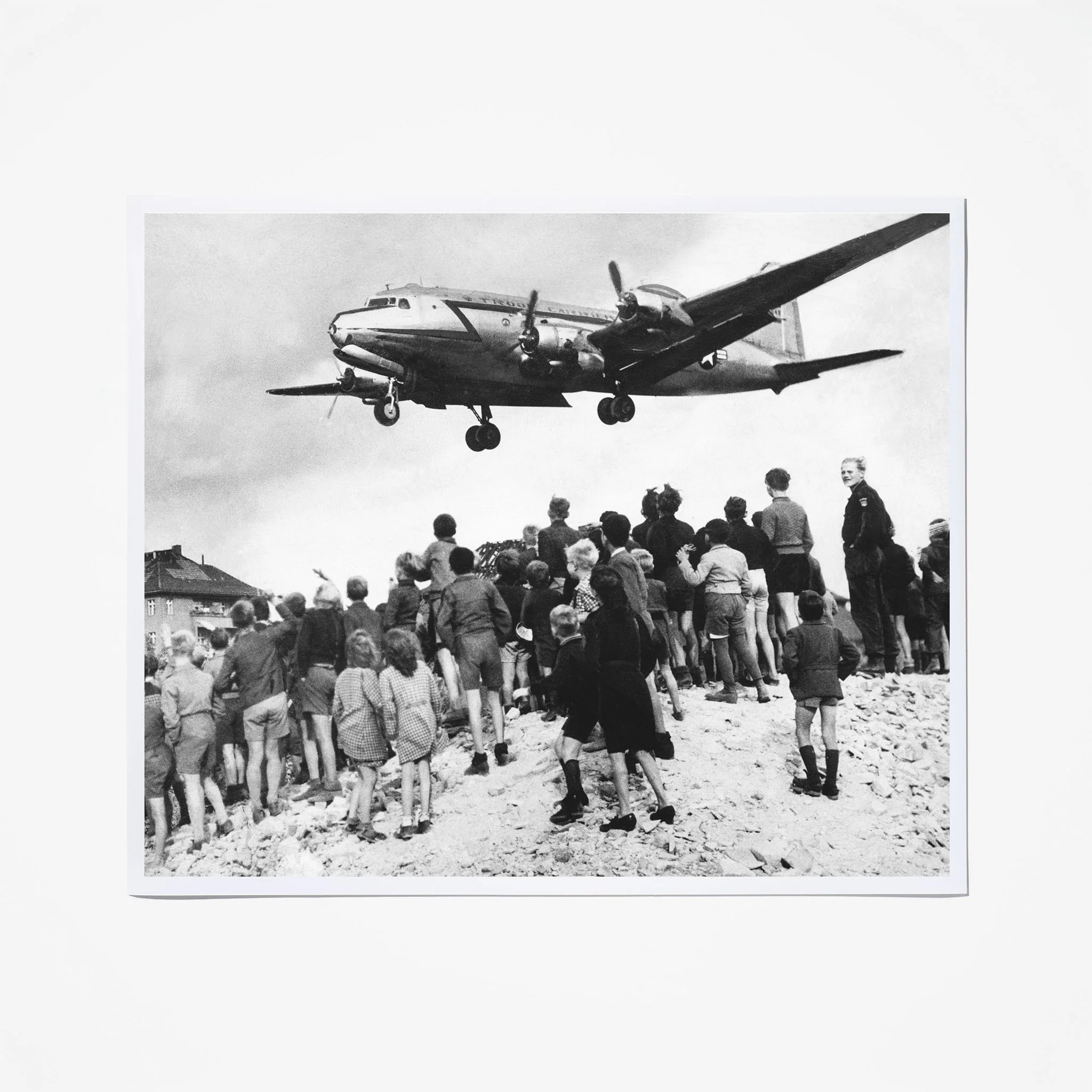 8748-tempelhof-airlift-1.webp Tempelhof Airlift